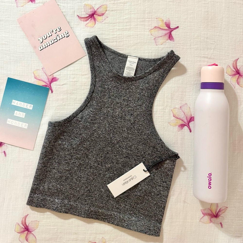 Calvin Klein- Performance Crop Tank ☀️